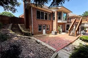135 N Clublands Ct, Johns Creek, GA 30022 - Photo 5