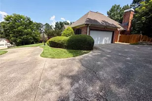 135 N Clublands Ct, Johns Creek, GA 30022 - Photo 19