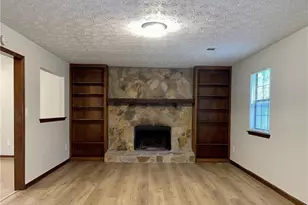 977 Leeward Ln, Jonesboro, GA 30238 - Photo 3