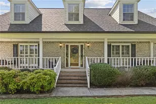3906 Laurens Ln, Snellville, GA 30039 - Photo 5