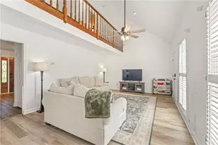3906 Laurens Ln, Snellville, GA 30039 - Photo 9