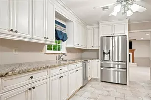 12135 N Hickory Trace, Alpharetta, GA 30004 - Photo 11