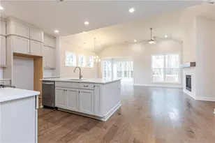 879 Eastman Ct, Hoschton, GA 30548 - Photo 7