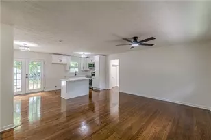 8285 Hemlock Dr, Jonesboro, GA 30238 - Photo 9