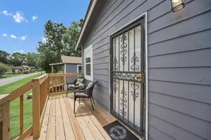 242 Jackson St, Barnesville, GA 30204 - Photo 5