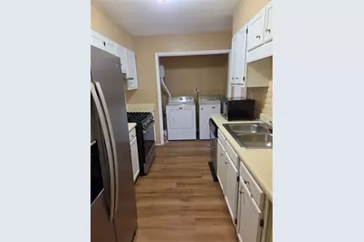 5595 Wells Circle, Stone Mountain, GA 30087 - Photo 11