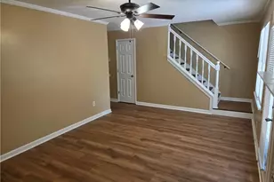 5595 Wells Cir, Stone Mountain, GA 30087 - Photo 7