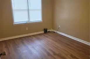5595 Wells Cir, Stone Mountain, GA 30087 - Photo 17