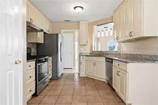 1016 Meadow Glen Cir, Fairburn, GA 30213 - Photo 11