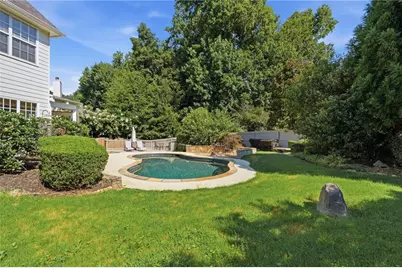 555 Kingsport Drive, Alpharetta, GA 30076 - Photo 3