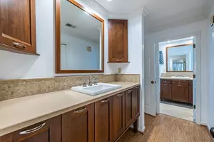 5 Plantation Dr NE, Atlanta, GA 30324 - Photo 15