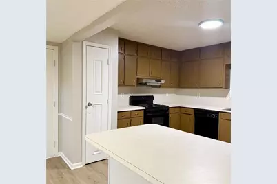 524 Julius Drive, Stone Mountain, GA 30087 - Photo 5