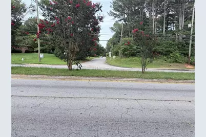 879 S Hairston Road S, Stone Mountain, GA 30088 - Photo 13
