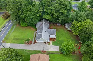 657 Cole Dr SW, Lilburn, GA 30047 - Photo 35