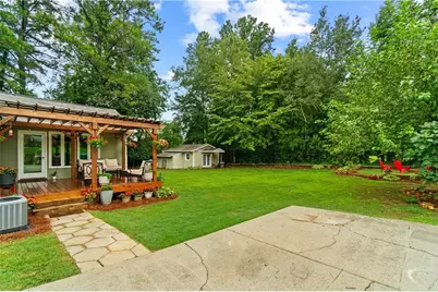 657 Cole Drive SW, Lilburn, GA 30047 - Photo 27