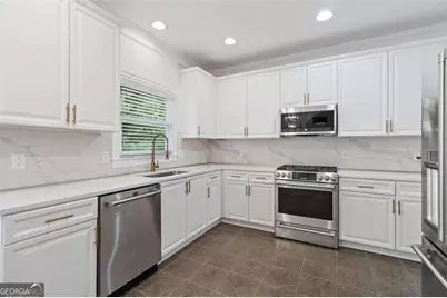1711 Summit Glen Lane, Atlanta, GA 30329 - Photo 15