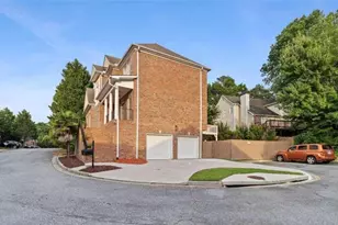 1711 Summit Glen Ln, Atlanta, GA 30329 - Photo 3