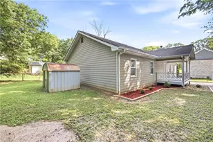 188 Poplar St, Buford, GA 30518 - Photo 27
