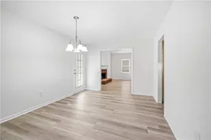 188 Poplar St, Buford, GA 30518 - Photo 7