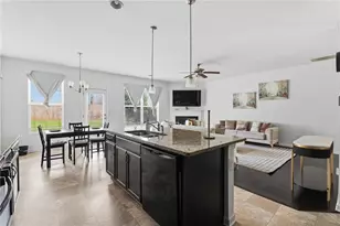 565 Dasheill Ln, Atlanta, GA 30349 - Photo 9