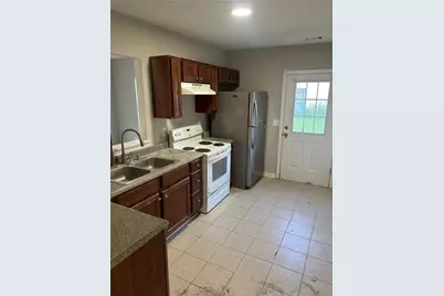 926 Old Mill Point #D, Monroe, GA 30655 - Photo 3