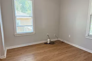 31 Mildred Pl NW, Atlanta, GA 30318 - Photo 13