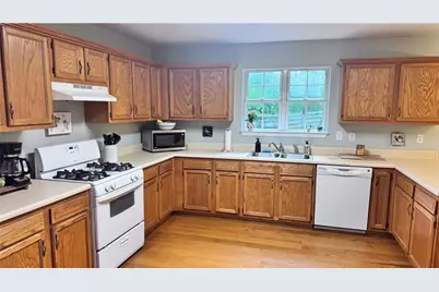 4995 Meadow Overlook, Cumming, GA 30040 - Photo 3