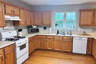 4995 Meadow Overlook, Cumming, GA 30040 - Photo 3