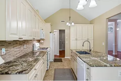 100 Avondale Circle, Newnan, GA 30265 - Photo 15