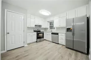 458 Hearth Pl, Lawrenceville, GA 30043 - Photo 5