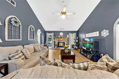 802 Windsor Drive, Monroe, GA 30656 - Photo 3