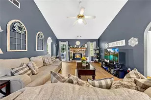 802 Windsor Dr, Monroe, GA 30656 - Photo 3