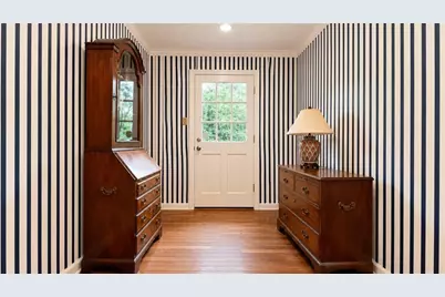 920 Buckingham Circle NW, Atlanta, GA 30327 - Photo 3