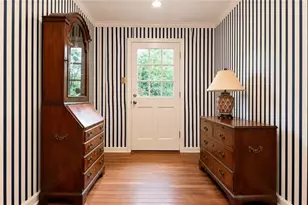 920 Buckingham Cir NW, Atlanta, GA 30327 - Photo 3