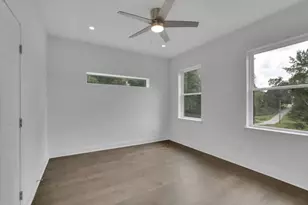 120 N Gwinnett St, Buford, GA 30518 - Photo 13