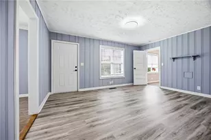 421 E Crogan St, Lawrenceville, GA 30046 - Photo 3