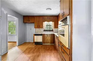 1056 Baker Ln, Marietta, GA 30062 - Photo 9