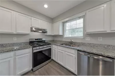 1008 Huntington Trace SE, Smyrna, GA 30082 - Photo 5