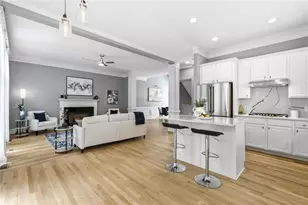 2482 Manor Walk, Decatur, GA 30030 - Photo 11
