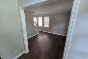 724 Jamie Way NE, Woodstock, GA 30188 - Photo 3