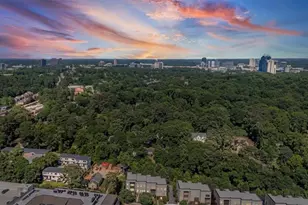 6097 Boylston Dr, Sandy Springs, GA 30328 - Photo 37