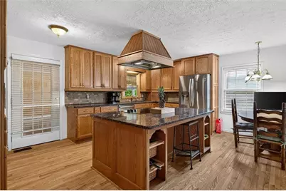3009 Meadow Drive, Marietta, GA 30062 - Photo 9