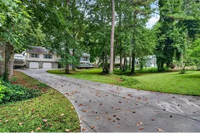 3009 Meadow Drive, Marietta, GA 30062 - Photo 3