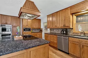 3009 Meadow Dr, Marietta, GA 30062 - Photo 11