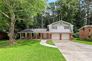 815 Dunleith Ct, Stone Mountain, GA 30083 - Photo 3