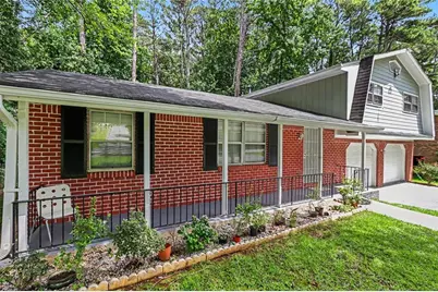 815 Dunleith Court, Stone Mountain, GA 30083 - Photo 5