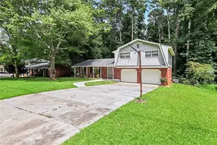 815 Dunleith Ct, Stone Mountain, GA 30083 - Photo 5