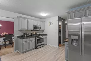 3027 Stonebridge Creek Dr, Lithonia, GA 30058 - Photo 9