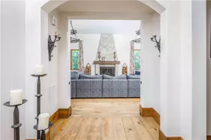 3118 W Roxboro Rd NE, Atlanta, GA 30324 - Photo 3