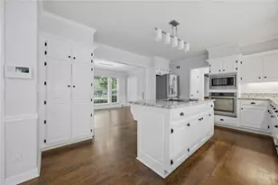 7525 S Spalding Lake Dr, Sandy Springs, GA 30350 - Photo 21